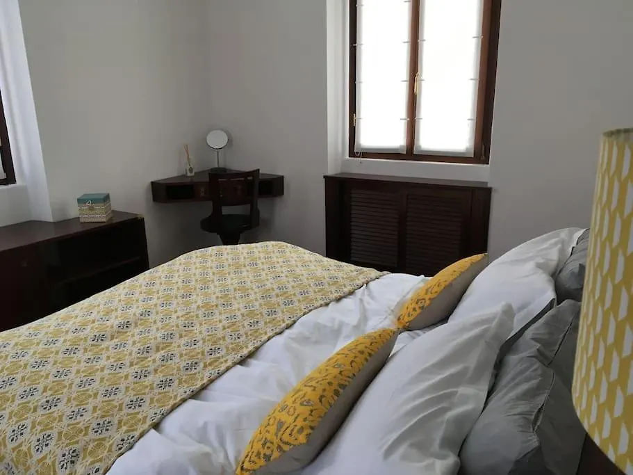 Hébergement de vacances Beautiful Villa With Private Access To The Lake. Limonta