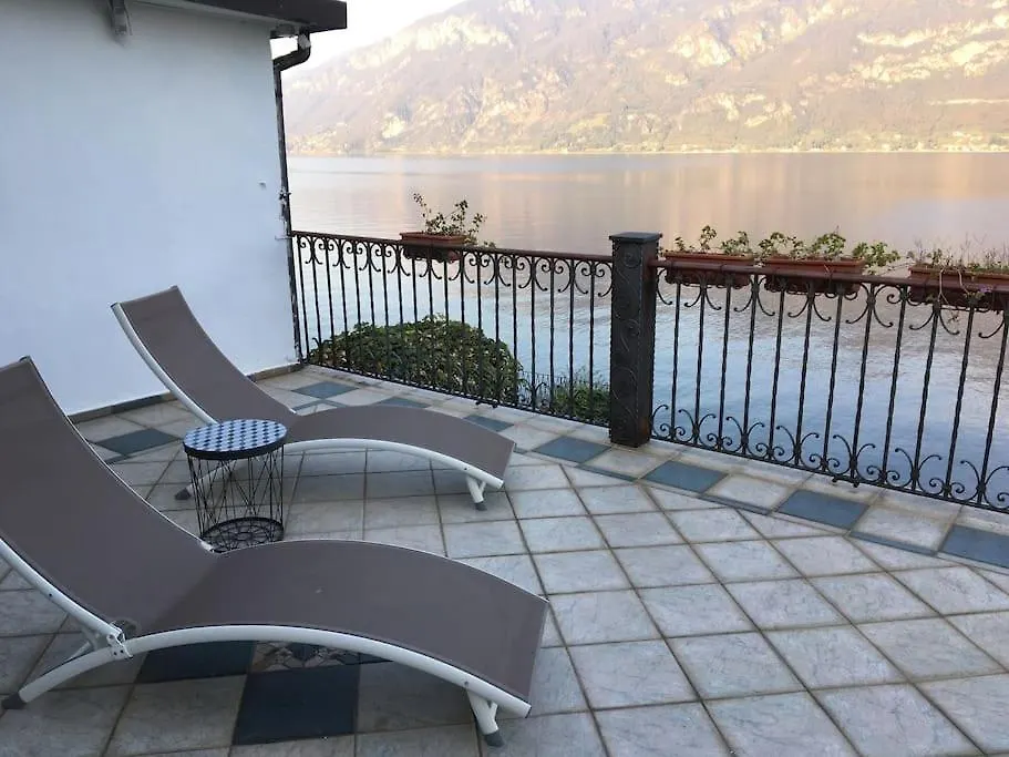 Hébergement de vacances Beautiful Villa With Private Access To The Lake. Limonta