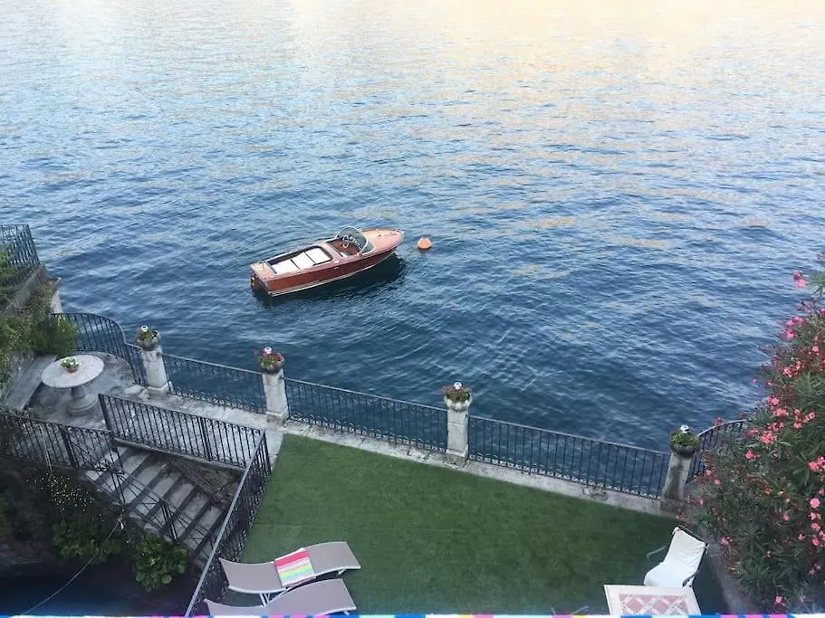 Beautiful Villa With Private Access To The Lake. Limonta Hébergement de vacances